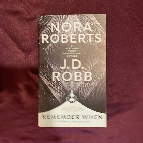 J.D. Robb Book Collection - Picture 8 of 9